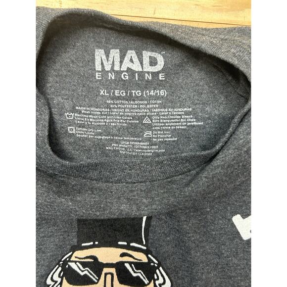 Mad Engine Gray T-Shirt Nutcracker with Sunglasses "Crushin' It" Sz XL Youth. - Picture 2 of 6
